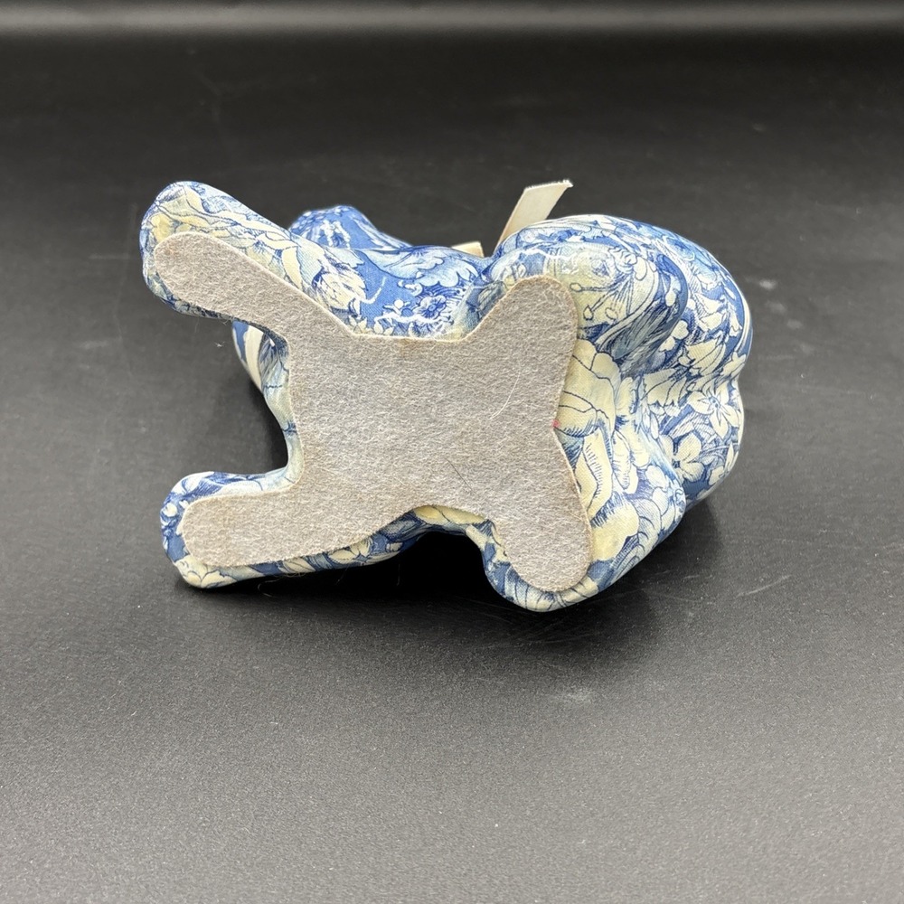 Porcelain Patchworks Crouching Kitty Cat Blue White  Vintage Cottage Core - Picture 5 of 8